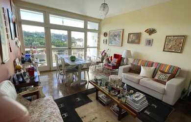 Imagem: O apartamento possui 3 Dormitórios, 2 Banheiros, 2 Vagas na