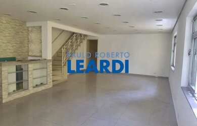 Imagem: A casa possui 3 Dormitórios, 3 Banheiros, 1 Vaga na garagem