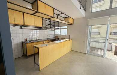 Imagem: O apartamento possui 1 Dormitório, 1 Banheiro, 1 Vaga na garagem