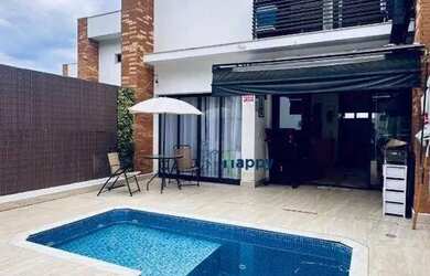 Imagem: A casa em condomínio possui 3 Dormitórios, 3 Banheiros, 120m²