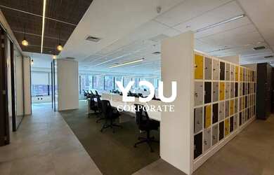 Imagem: O depósito para alugar possui 5 Vagas na garagem e 542m² de