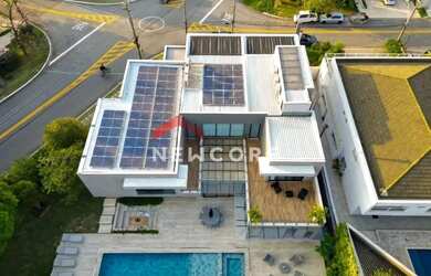 Imagem: A casa em condomínio possui 5 Dormitórios, 5 Banheiros, 5