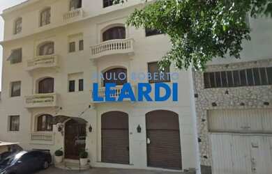 Imagem: O depósito possui 5 Vagas na garagem e 2000m² de Área e está