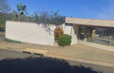 Imagem: A casa em condomínio possui 3 Dormitórios, 4 Banheiros, 5