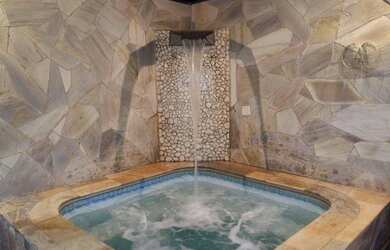 Imagem: A casa em condomínio possui 2 Dormitórios, 2 Vagas na garagem