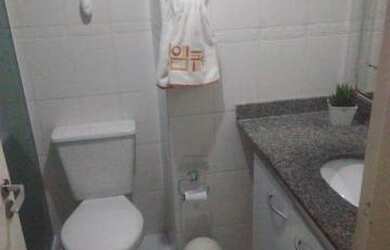 Imagem: O apartamento possui 3 Dormitórios, 1 Banheiro, 1 Vaga na garagem