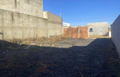 Imagem: O terreno possui 200m² de Área e está localizado em Vila