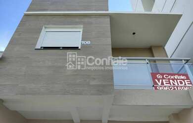 Imagem: A casa possui 3 Dormitórios, 2 Banheiros, 1 Vaga na garagem