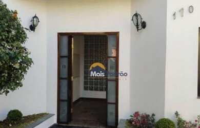 Imagem: O depósito possui 2 Vagas na garagem e 270m² de Área e está