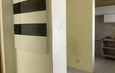 Imagem: O apartamento possui 2 Dormitórios, 1 Banheiro, 1 Vaga na garagem