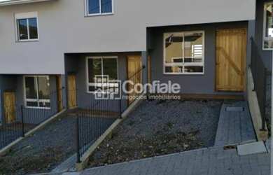 Imagem: A casa possui 2 Dormitórios, 1 Banheiro, 1 Vaga na garagem