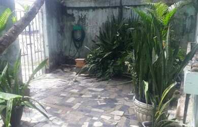 Imagem: A casa possui 3 Dormitórios, 3 Banheiros, 1 Vaga na garagem