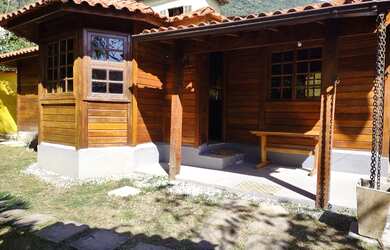 Imagem: A casa possui 3 Dormitórios e está localizado em Vila do