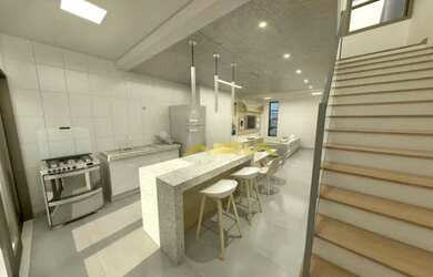 Imagem: A casa possui 3 Dormitórios, 3 Banheiros, 2 Vagas na garagem