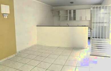 Imagem: A casa possui 2 Dormitórios, 1 Banheiro, 1 Vaga na garagem