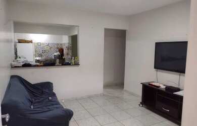 Imagem: A casa possui 3 Dormitórios, 2 Banheiros, 2 Vagas na garagem