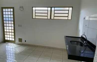 Imagem: A kitnet possui 1 Dormitório, 1 Banheiro, 1 Vaga na garagem