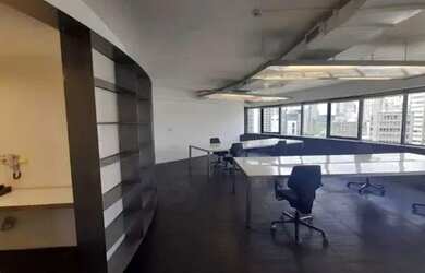 Imagem: O depósito possui 2 Vagas na garagem, 125m² de Área e está