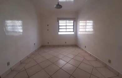 Imagem: O depósito possui 12m² de Área e está localizado em Centro