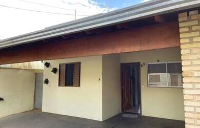Imagem: A casa em condomínio possui 2 Dormitórios, 1 Banheiro, 2 Vagas
