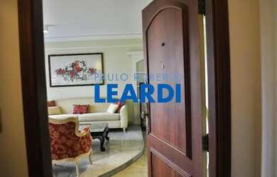 Imagem: O apartamento possui 4 Dormitórios, 3 Banheiros, 3 Vagas na