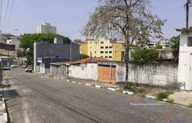 Imagem: A casa possui 2 Dormitórios, 1 Banheiro, 2 Vagas na garagem