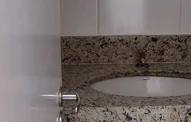 Imagem: O apartamento possui 1 Dormitório, 1 Banheiro, 1 Vaga na garagem