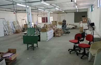 Imagem: O apartamento possui 1 Banheiro, 1 Vaga na garagem, 230m² de