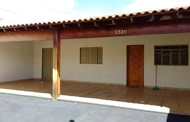 Imagem: A casa à venda possui 2 Dormitórios, 2 Banheiros, 2 Vagas