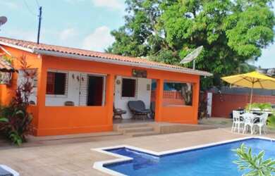 Imagem: A casa para alugar possui 5 Dormitórios, 5 Banheiros e 5 Vagas