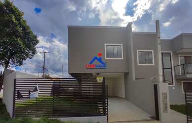 Imagem: A casa à venda possui 3 Dormitórios, 1 Banheiro, 2 Vagas na