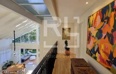 Imagem: A casa em condomínio possui 4 Dormitórios, 4 Banheiros, 4