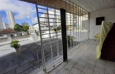 Imagem: A casa possui 5 Dormitórios, 5 Banheiros, 2 Vagas na garagem