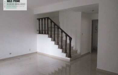 Imagem: O depósito possui 2 Vagas na garagem e 197m² de Área e está