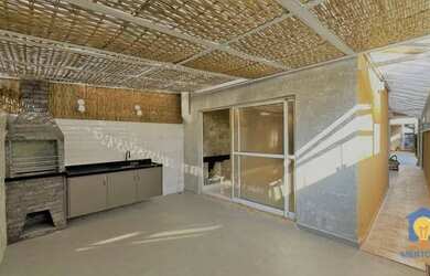 Imagem: A casa em condomínio possui 4 Dormitórios, 5 Banheiros, 2