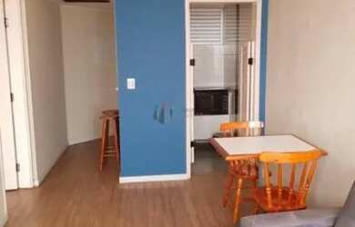 Imagem: O apartamento possui 1 Dormitório, 1 Banheiro, 1 Vaga na garagem