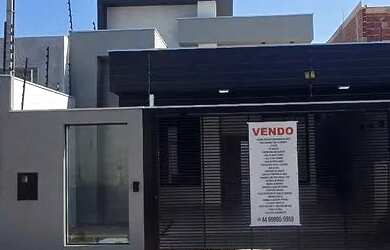 Imagem: A casa possui 3 Dormitórios, 3 Banheiros, 3 Vagas na garagem