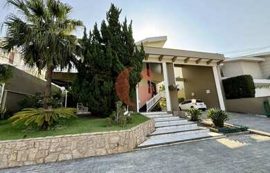 Imagem: A casa em condomínio possui 4 Dormitórios, 5 Banheiros, 4