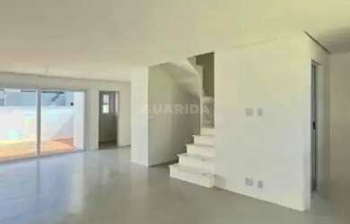 Imagem: A casa em condomínio possui 3 Dormitórios, 2 Banheiros, 1