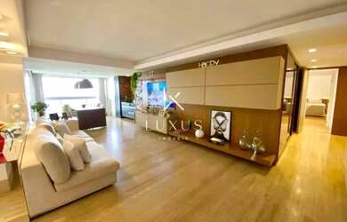 Imagem: O apartamento possui 4 Dormitórios, 5 Banheiros, 4 Vagas na