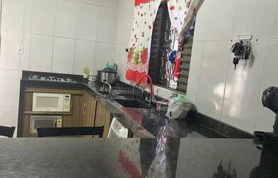 Imagem: A casa possui 2 Dormitórios, 1 Banheiro, 5 Vagas na garagem