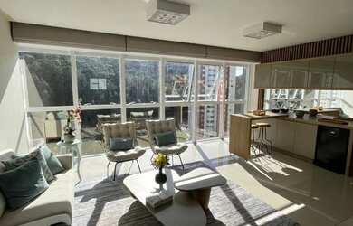 Imagem: O apartamento possui 4 Dormitórios, 5 Banheiros, 2 Vagas na