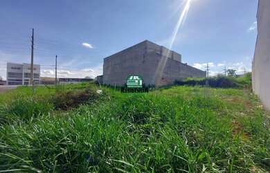 Imagem: O terreno possui 300m² de Área e está localizado em Parque