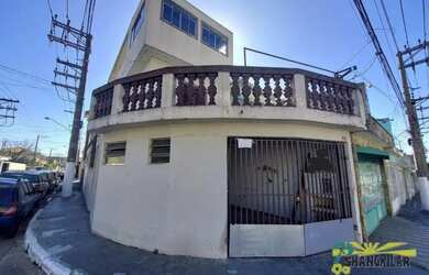 Imagem: A casa possui 3 Dormitórios, 3 Banheiros, 1 Vaga na garagem