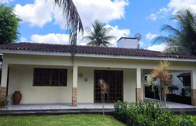 Imagem: A casa em condomínio possui 3 Dormitórios, 3 Banheiros, 4