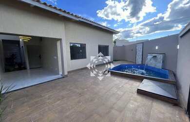 Imagem: A casa possui 3 Dormitórios, 3 Banheiros, 1 Vaga na garagem