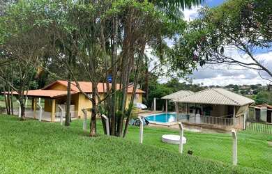 Imagem: A fazenda possui 10.000m² de Área e está localizado em Chácaras