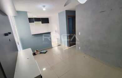 Imagem: O apartamento possui 2 Dormitórios, 1 Banheiro, 1 Vaga na garagem