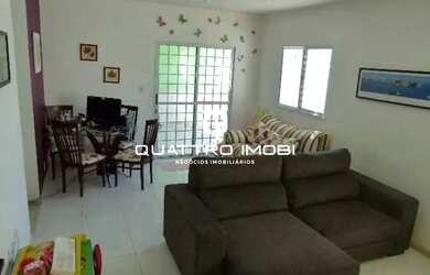 Imagem: A casa possui 2 Dormitórios, 2 Banheiros, 2 Vagas na garagem