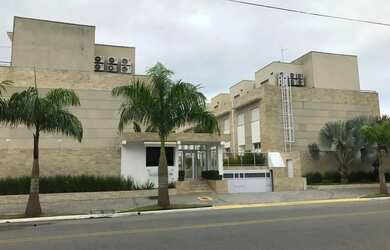 Imagem: A casa em condomínio à venda possui 4 Dormitórios, 5 Banheiros